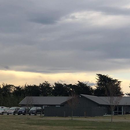 Ashburton Holiday Park ภายนอก รูปภาพ