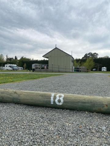 Ashburton Holiday Park ภายนอก รูปภาพ